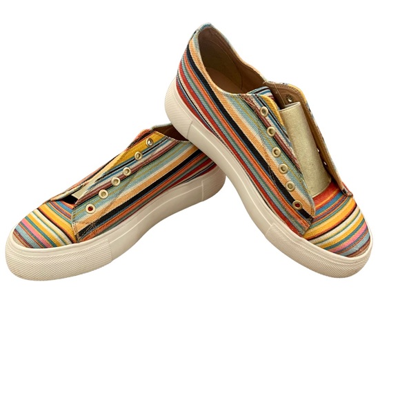 Very Volatile Metallic Slip Ons Serape Size 7 - Picture 4 of 7